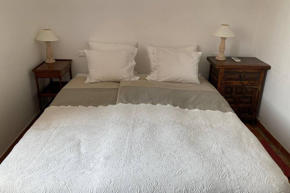 Entire apartment, Beautiful duplex, perfect location along the harbour, panoramic view, sleeps 6 in Saint-Tropez, Mediterranean Coast (France)