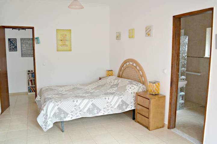 Schöne, geräumige Private Villa 2. 5 Acres Wifi Air Con Nr Golf & Beach in Budens, Naturpark Südwest-Alentejo und Costa Vicentina