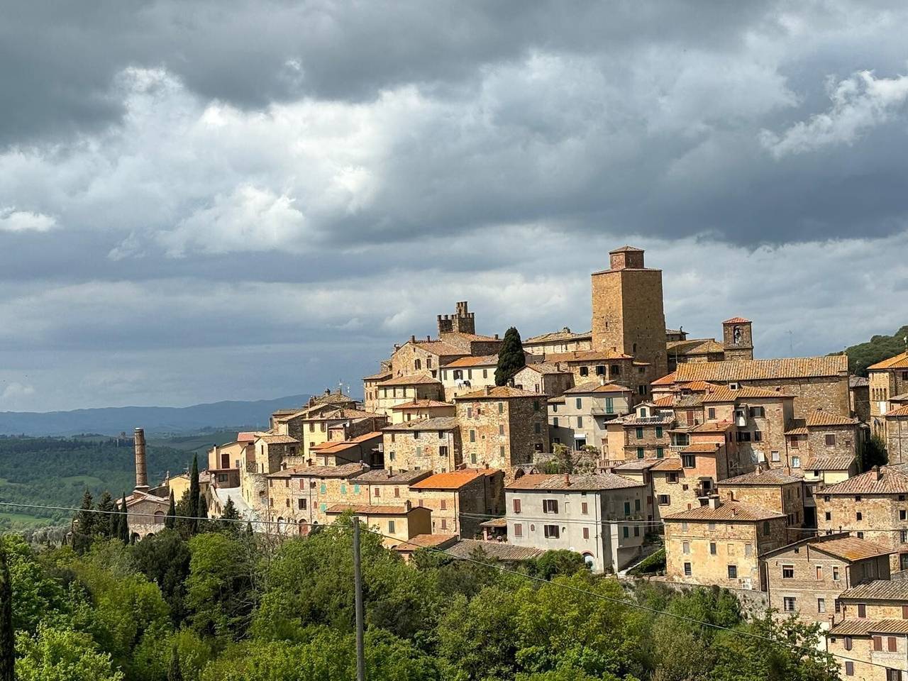 Entire apartment, La Casa Di Memmo in the Heart of the Sienese Countryside in Petroio, Trequanda