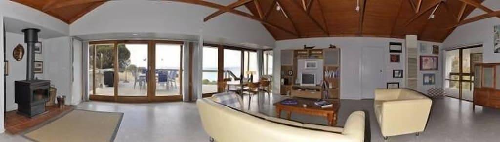 Holiday Home for 8 People in Penneshaw, Kangaroo Island