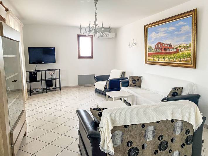 Location de vacances pour 8 personnes, avec piscine ainsi que terrasse et jardin à Caromb - 4
