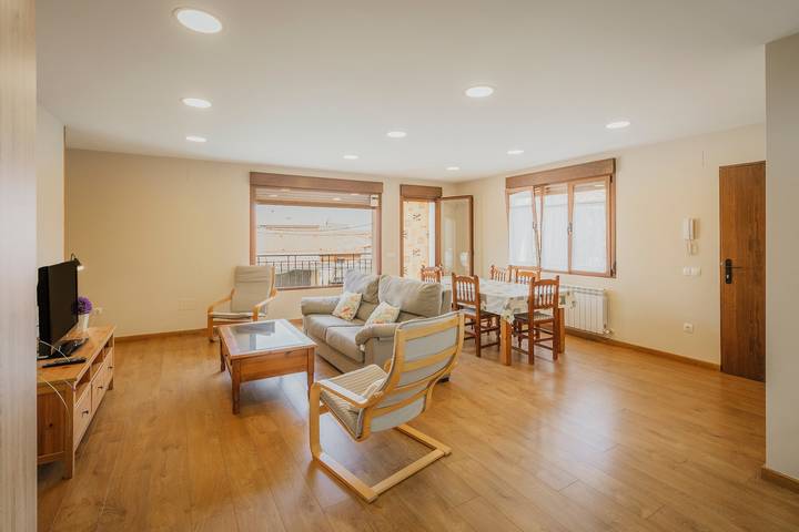 Chalet para 20 personas, con balcón y jardín en Castilla y León - 3