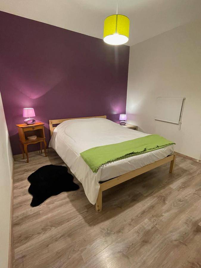 Gîte pour 7 personnes, avec vue et jardin à Vergisson - 3