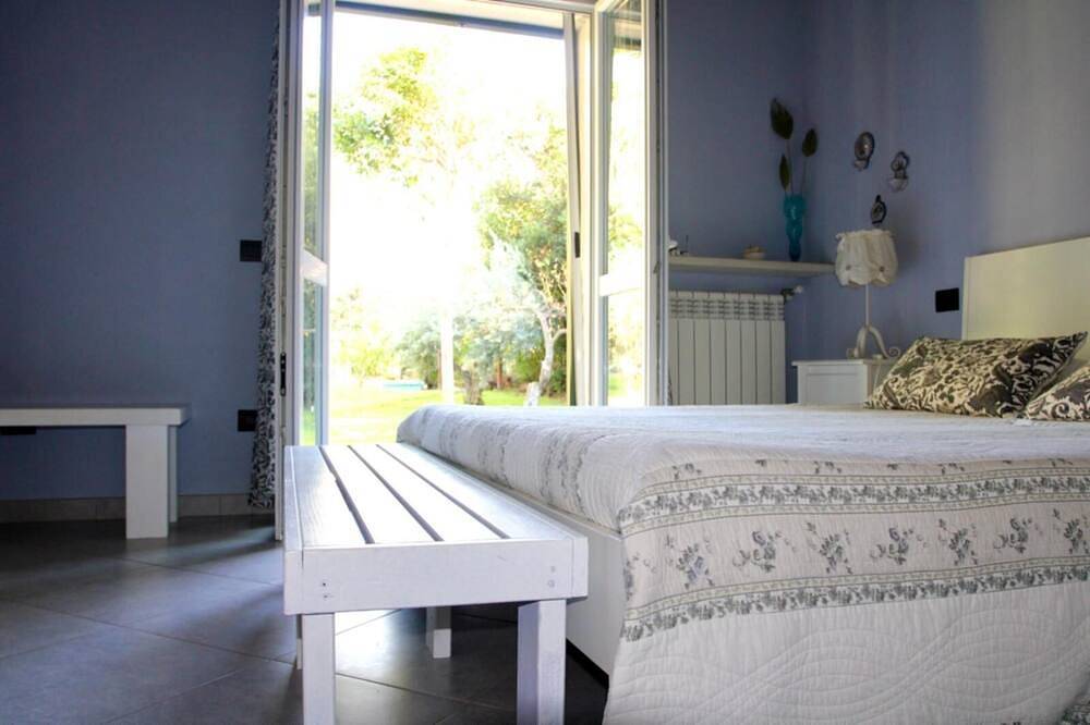 Entire apartment, Beautiful villa with pool in Terrasini, Palermo Province