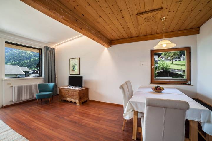 Entire apartment, Apartment "Moosmair 4" with Mountain View, Fireplace, Wi-Fi, Balcony & Garden in St. Martin in Passeier, Passeiertal