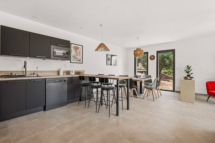 Location de vacances pour 7 personnes, avec Terrasse ainsi que Jardin et Piscine à Bosc - 4