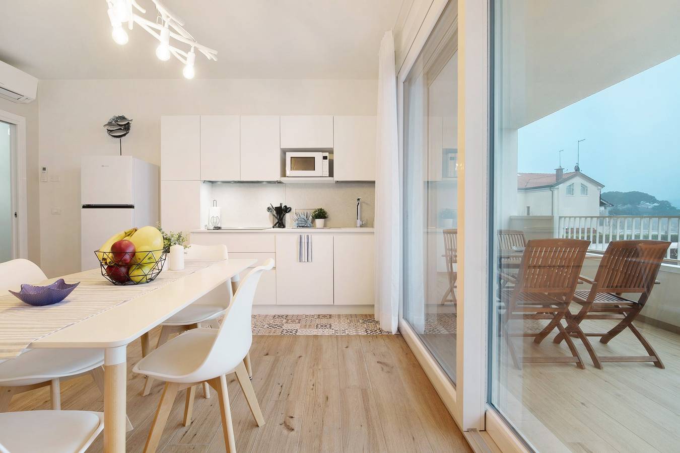 Ganze Wohnung, Ferienwohnung 'Deluxe 4' mit privater Terrasse, Wlan und Klimaanlage in Lido di Jesolo, Jesolo