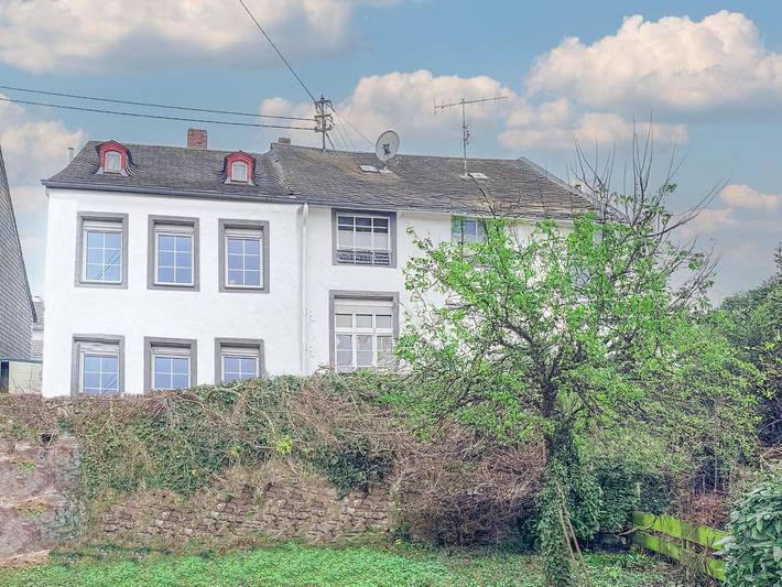 Ferienhaus für 12 Personen, mit Terrasse an der Burg Eltz