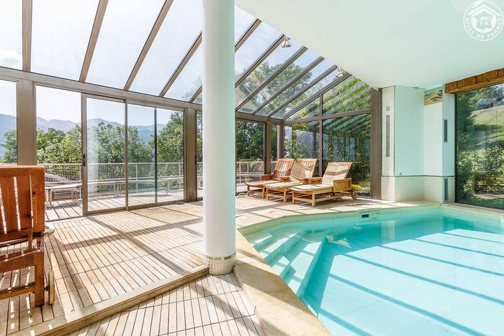 Gîte pour 15 personnes, avec terrasse et sauna ainsi que piscine et jacuzzi, animaux acceptés à La Côte-d'Aime - 2