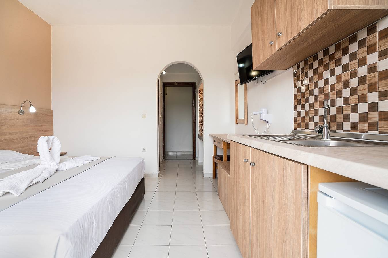 Ganzes Studio, Ferienwohnung "Sotirakis Standard Room 3" mit Bergblick, Gemeinschaftspool und Wlan in Rhodos