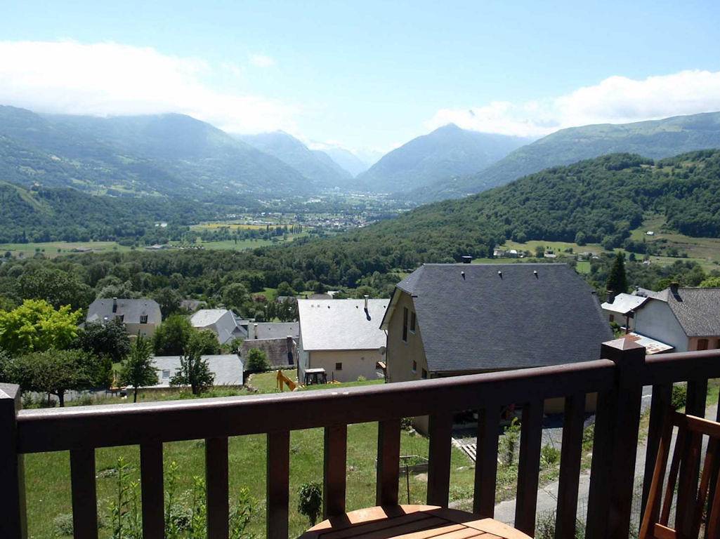 Gîte des Hauts d'Ouzous, 2 chambres, Spa, proche Argelès-Gazost in Ouzous, Pyrénées