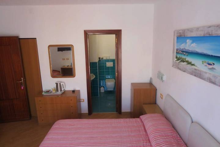 Maison d’hôte pour 2 personnes, avec jardin et terrasse, animaux acceptés à Stintino - 4