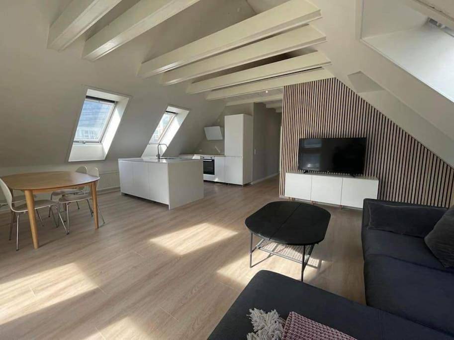 Ganze Wohnung, 3-bedroom city center w private parking in Aalborg, Limfjord in Nordjütland
