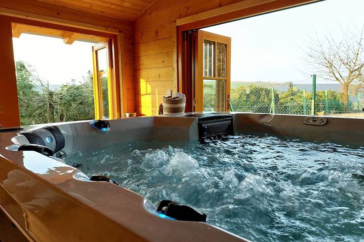 Bauernhof für 10 Personen, mit Sauna und Whirlpool sowie Garten, mit Haustier