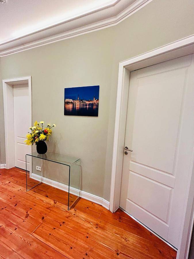 Ganze Wohnung, Two-Bedroom Apartment in St. Georg, Hamburg