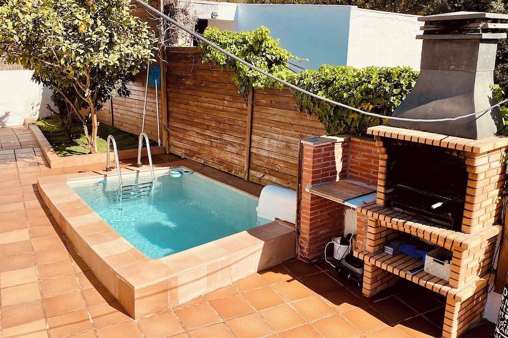 House with swimming pool next to Barcelon, pets are welcome! in San Cugat del Vallés, Interior de Barcelona