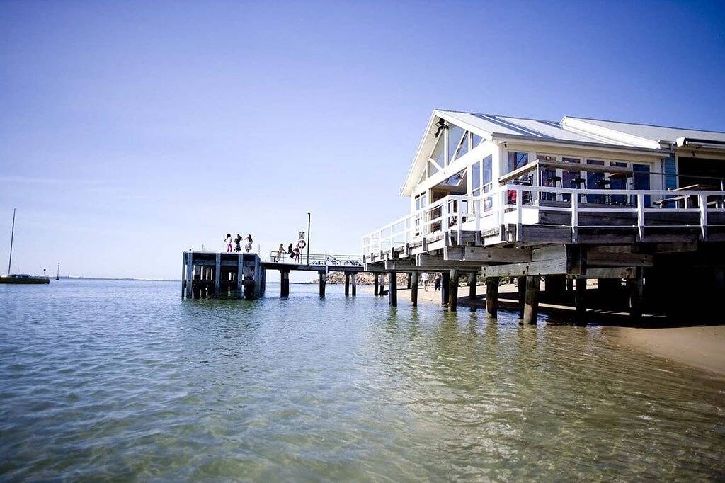 Sunset Haven: Golf, beach, spa and fire retreat in Bellarine