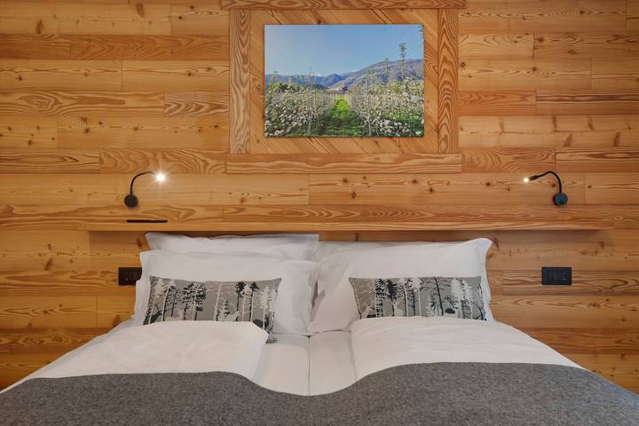 'Golden' Room with Mountain View, Wi-Fi and Air Conditioning in Saint-Pierre (Aosta Valley), Comune di Saint-Pierre