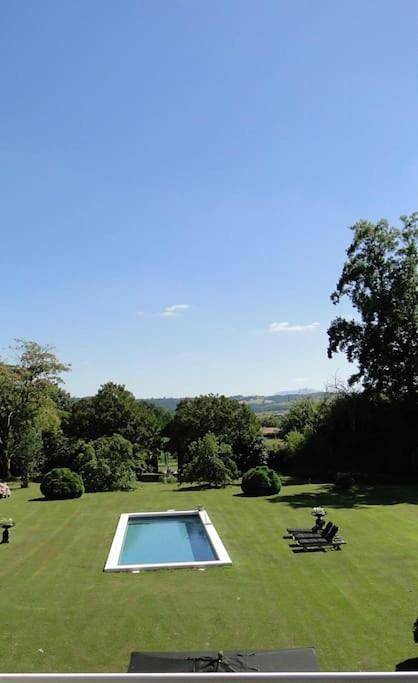Location de vacances pour 10 personnes, avec jardin ainsi que vue et piscine à Sames - 4