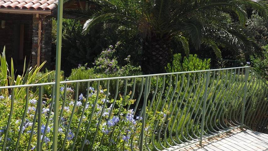 Location de vacances pour 6 personnes, avec jardin et piscine à Rogliano - 2