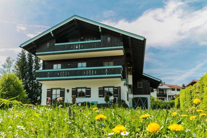 Ferienwohnung für 3 Personen, mit Balkon und Terrasse sowie Sauna in Reit im Winkl