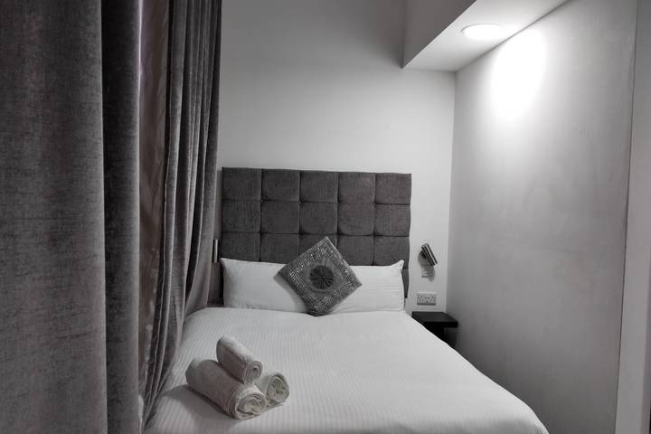 Holiday letting for 2 people in Nottingham