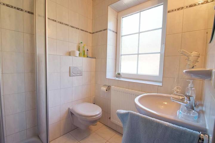 Ferienhaus für 6 Personen, mit Pool und Garten sowie Terrasse und Sauna in Westoverledingen - 4