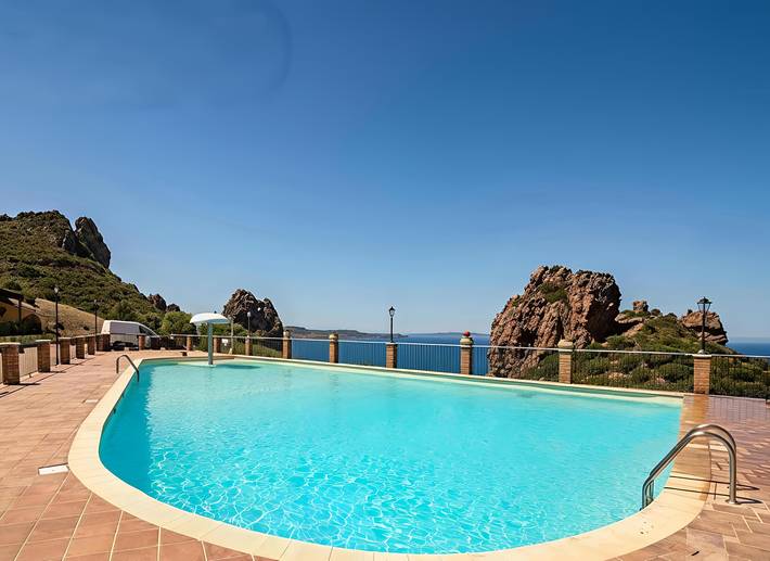 Ferienhaus für 4 Personen, mit Garten und Kinderpool