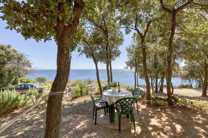 Hütte für 4 Personen, mit Balkon/Terrasse und Garten in Kroatien