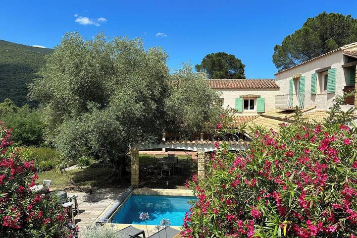 Maison de campagne pour 12 personnes, avec piscine à Arles-sur-Tech