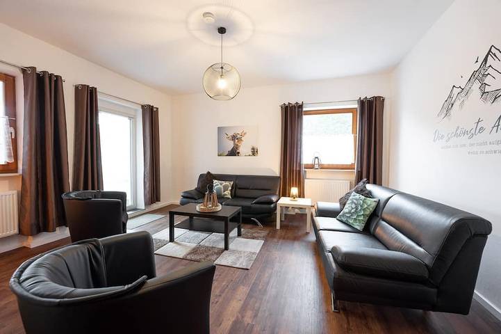 Ferienwohnung für 6 Personen, mit Terrasse und Garten in Durach