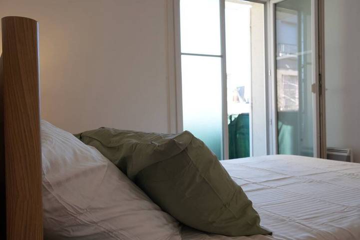 Appartement entier, Serene 1-bedroom apartment in charming Poissy perfect for relaxing stay in Poissy, Yvelines
