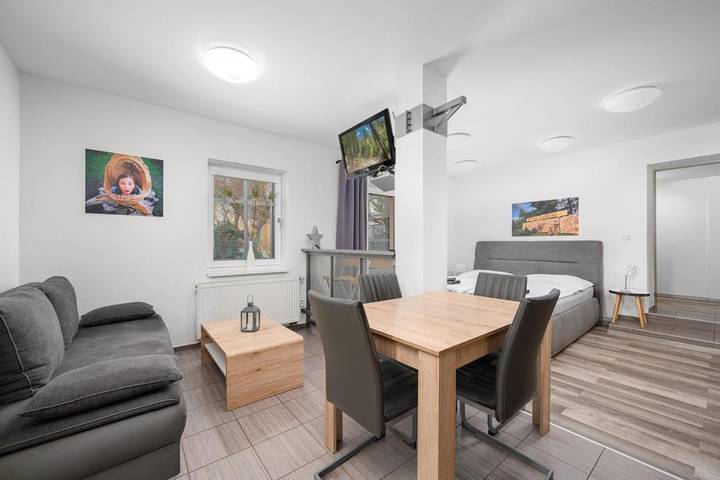 Ferienwohnung für 4 Personen, mit Terrasse und Garten sowie Ausblick in Liberec - 4