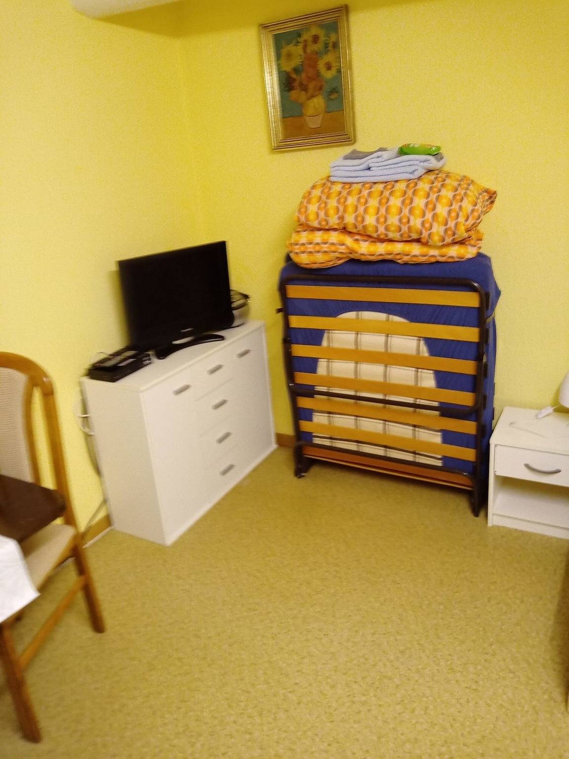 Ganze Ferienwohnung, Kleines Appartment zentrale Lage in Künzell, Rhön-Hessen