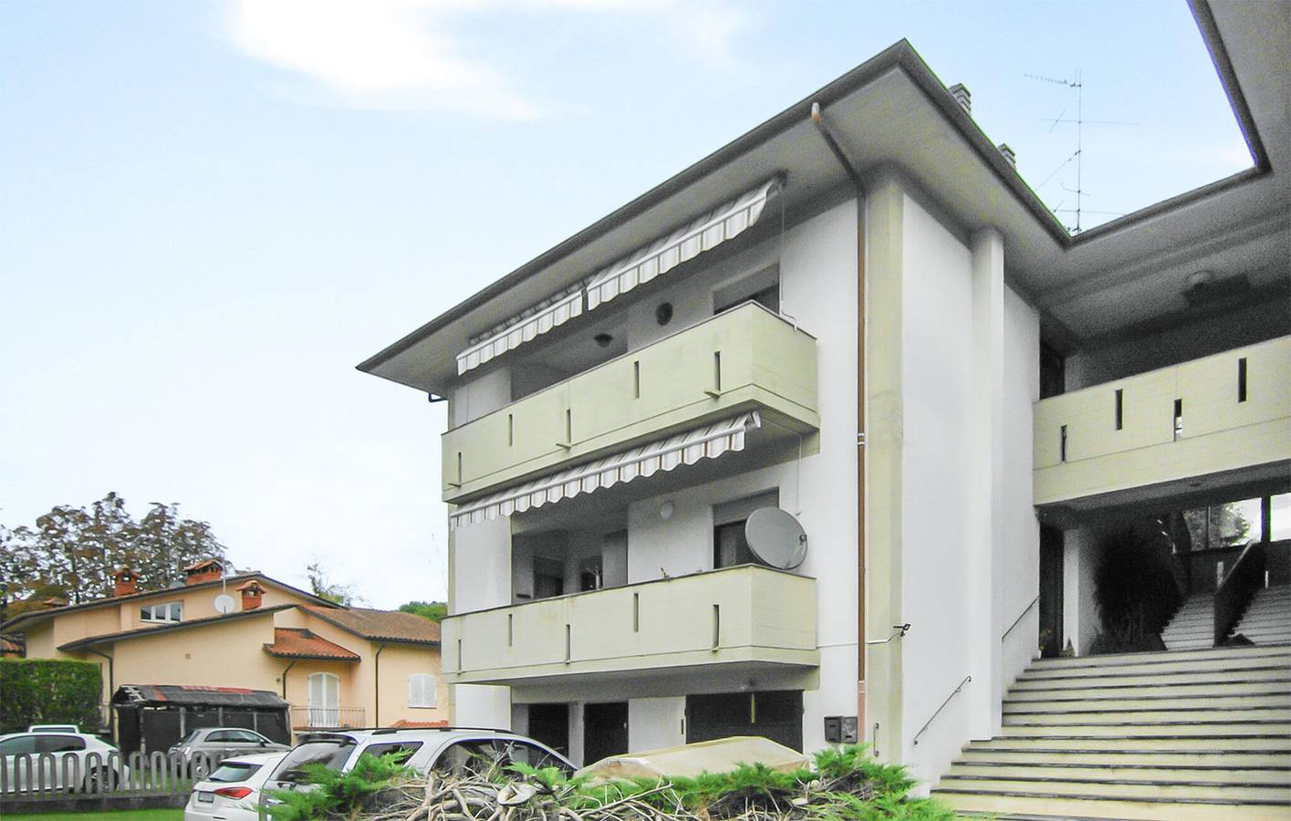 Ganze Ferienwohnung, Ruhige Gartenwohnung mit Pool in der Nähe von Barga Zentrum in Barga, Parco Regionale delle Alpi Apuane