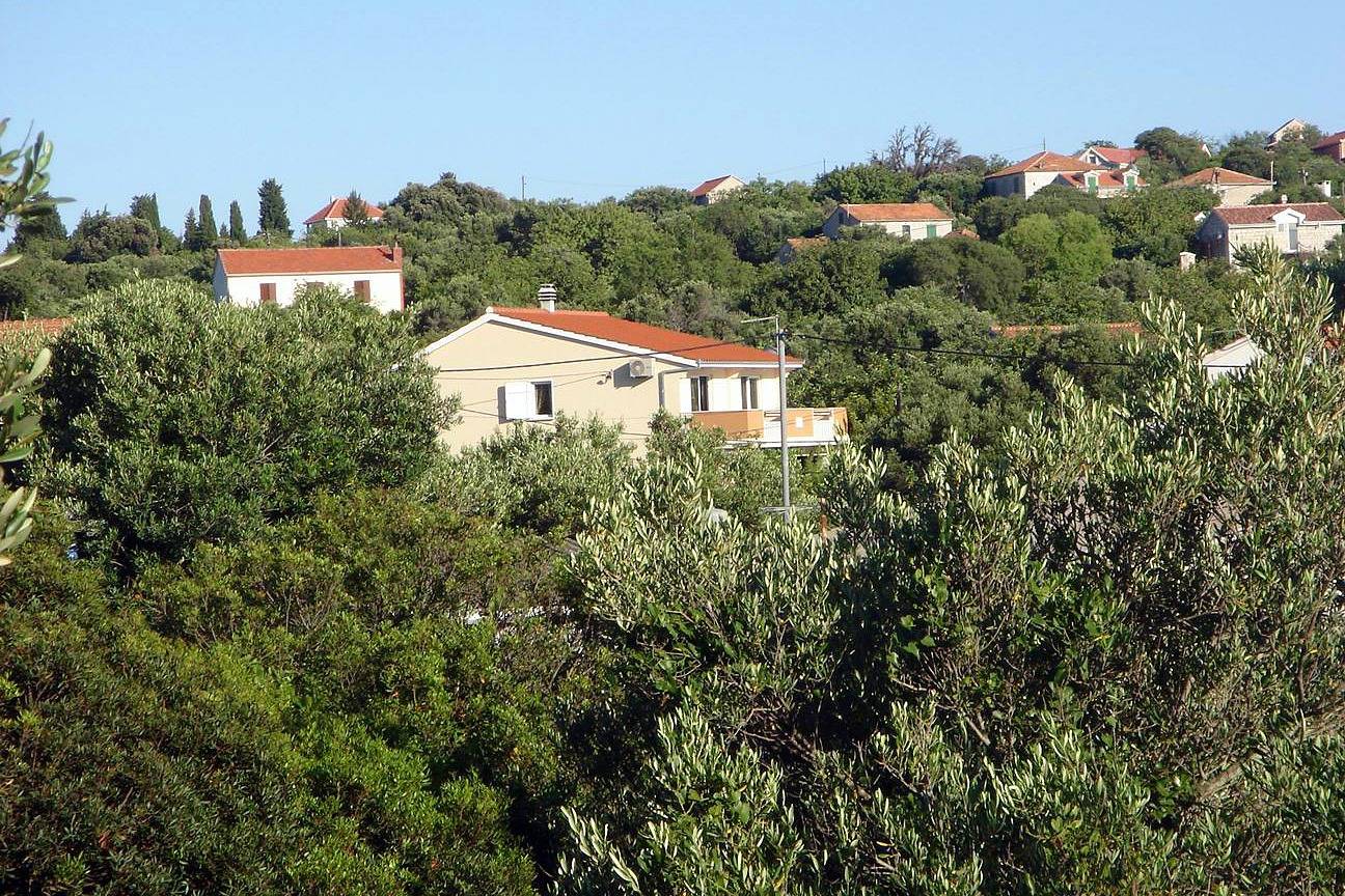 Entire apartment, Two bedroom apartment with terrace and sea view Drvenik Mali, Drvenik A-16787-b in Drvenik Mali and Veli