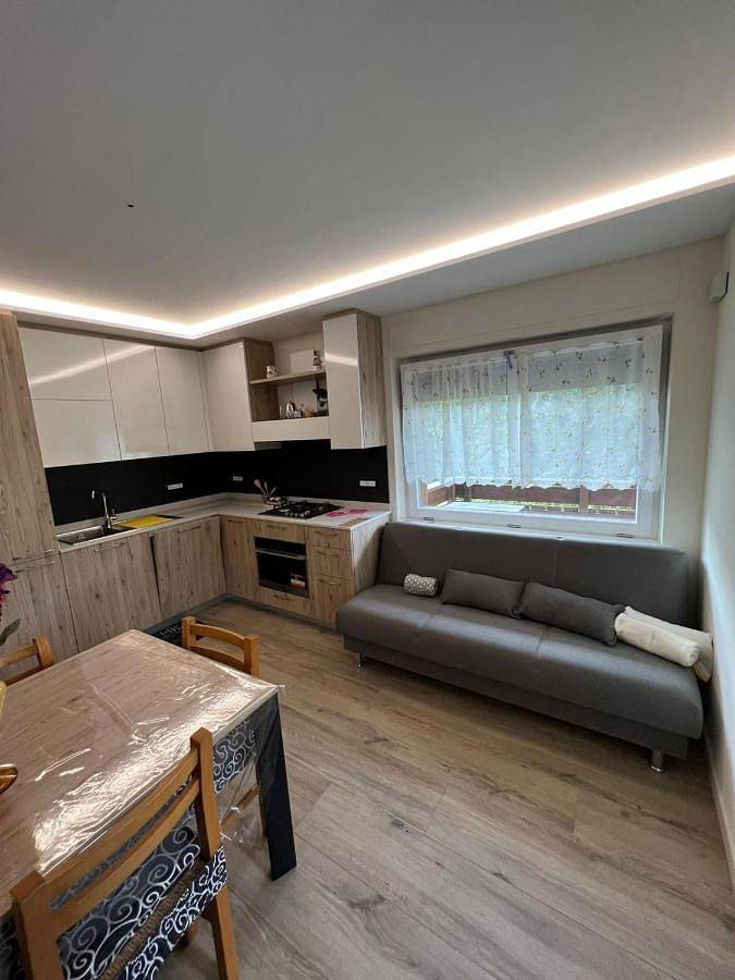 Appartamento per 6 persone, con Balcone e Terrazza nonché Giardino e Vista lago a Domegge di Cadore