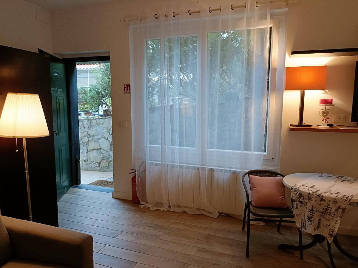 Double Room with Shared Bathroom in Lavagna, Commune de Lavagna