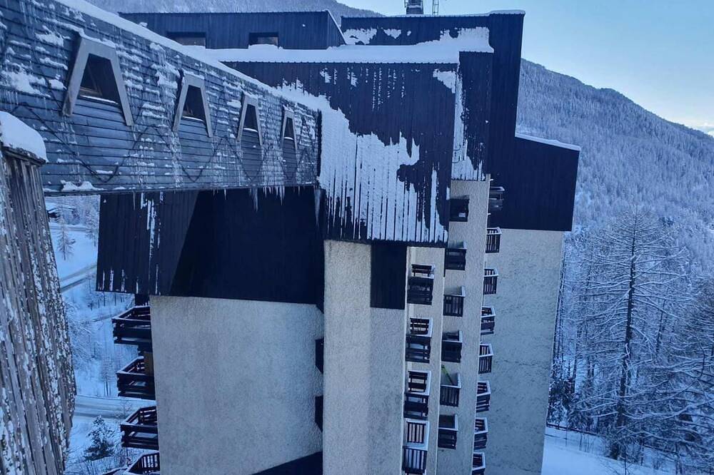 Ganze Wohnung, Bis 50m skipiste, 8te Etage, balkon, fernseher, schließfach für die skier, 30m², Les Orres in Les Orres, Nationalpark Écrins