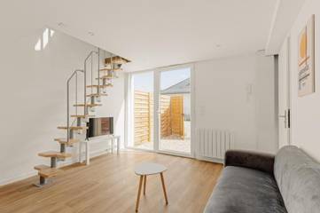 Gîte pour 2 personnes, avec terrasse à Décines-Charpieu