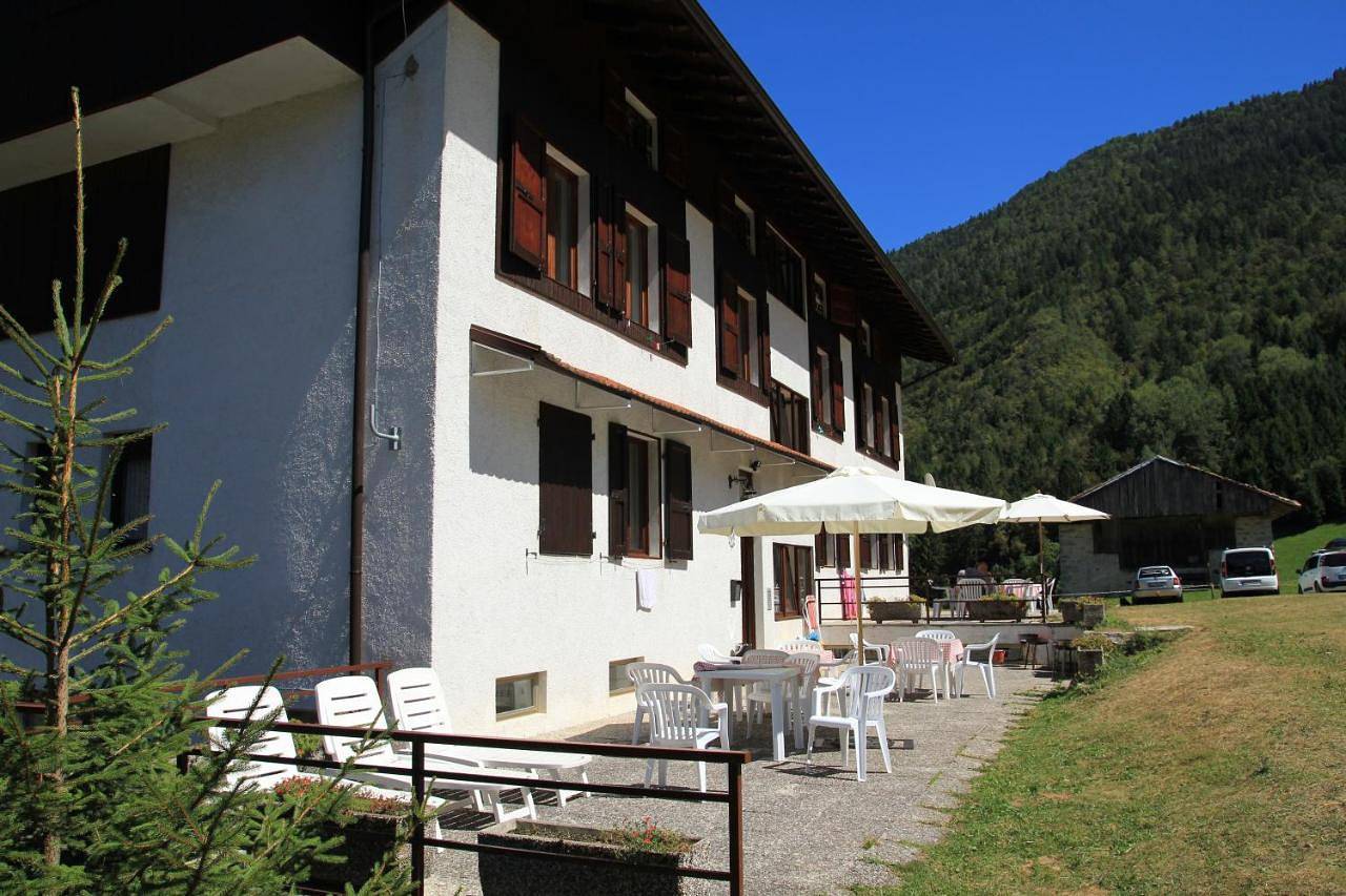 Villaggio Santa Lucia Nel Bosco e nei Pascoli della Valle di Ledro in Tiarno di Sotto, Ledro