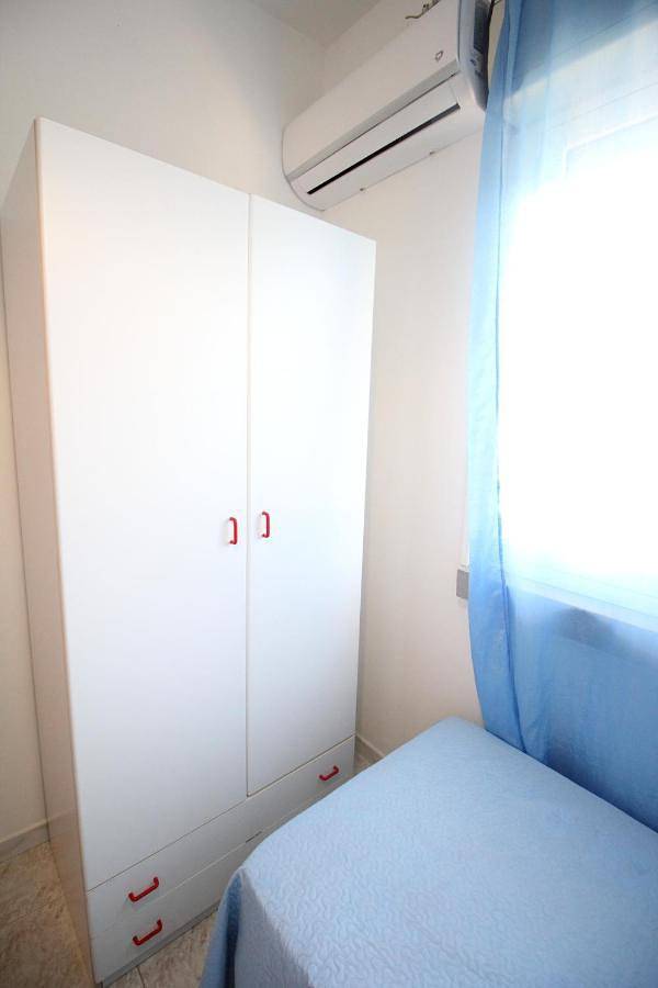 Ganze Wohnung, Apartment with Balcony in Spiaggia di Rivabella, Rivabella