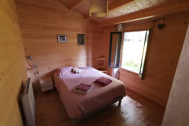 Lakeside Cottage in the Heart of Nature in Le Lac-d'Issarlès, Ardèche