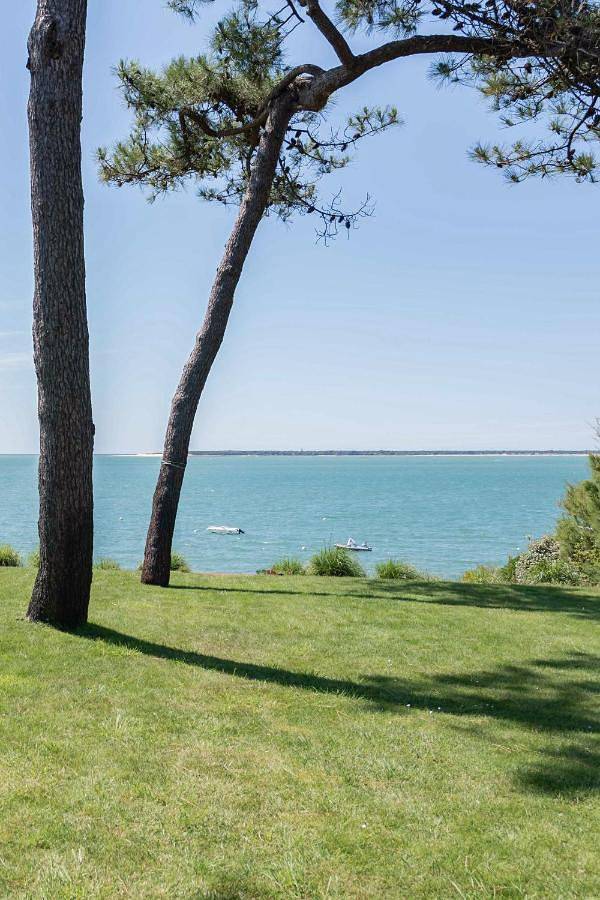Location de vacances pour 12 personnes, avec vue et jardin dans Plage Aintza Le Lac - 3