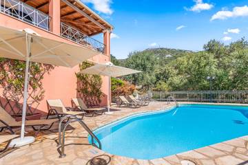 Villa for 6 People in Nissaki, Corfu, Photo 2