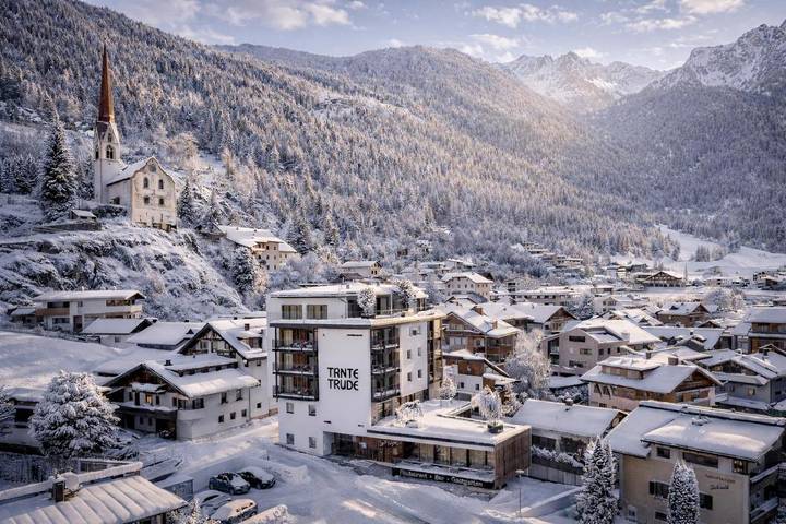 Hôtel pour 4 personnes, avec terrasse ainsi que vue et sauna, animaux acceptés