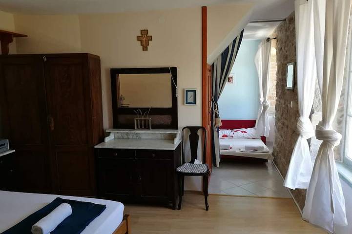 Ganze Wohnung, Buena Vista Apartment mit Meerblick in Vis Stadt, Vis (Dalmatien)