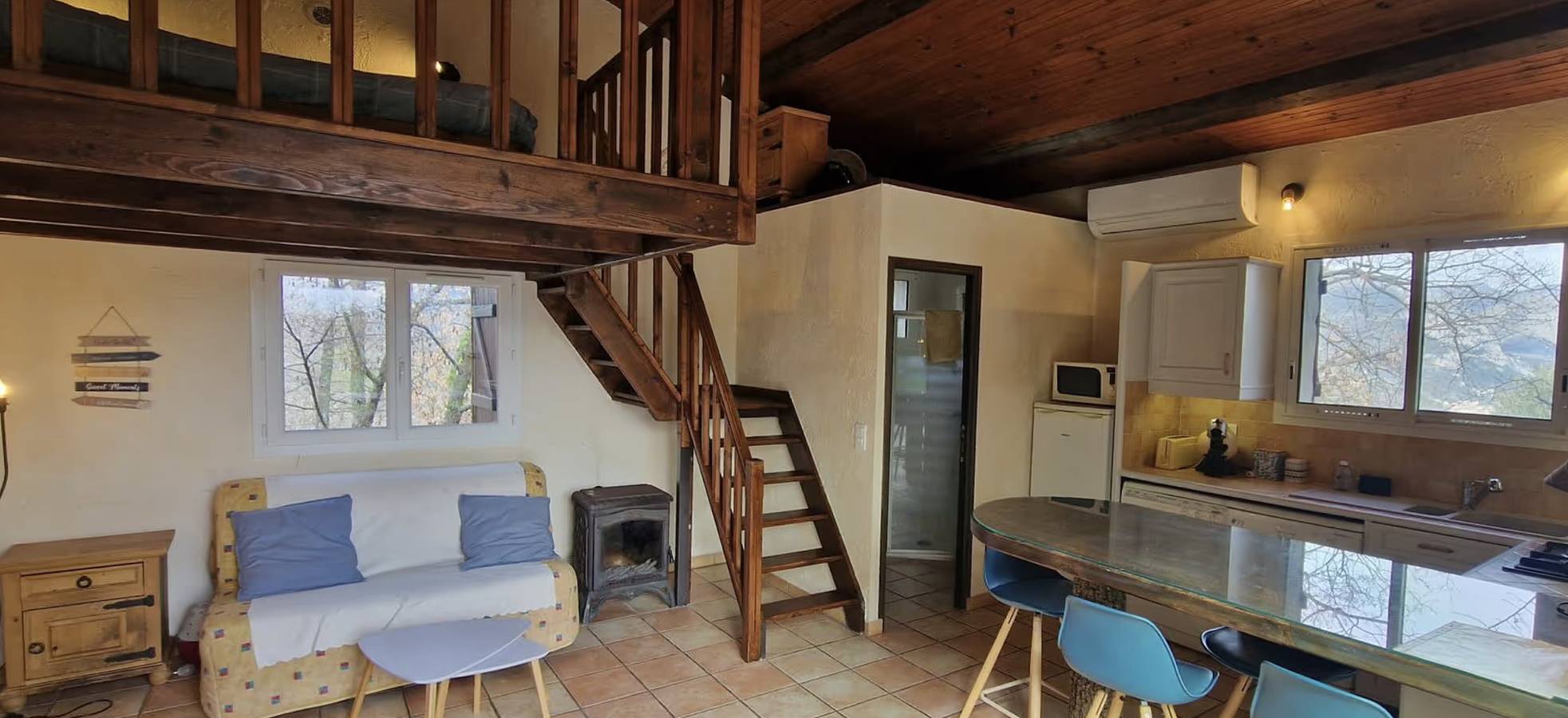 Casa rural 'Les Lys' con vistas a la montaña, Wi-Fi y aire acondicionado in Berre-les-Alpes, Nizza Region