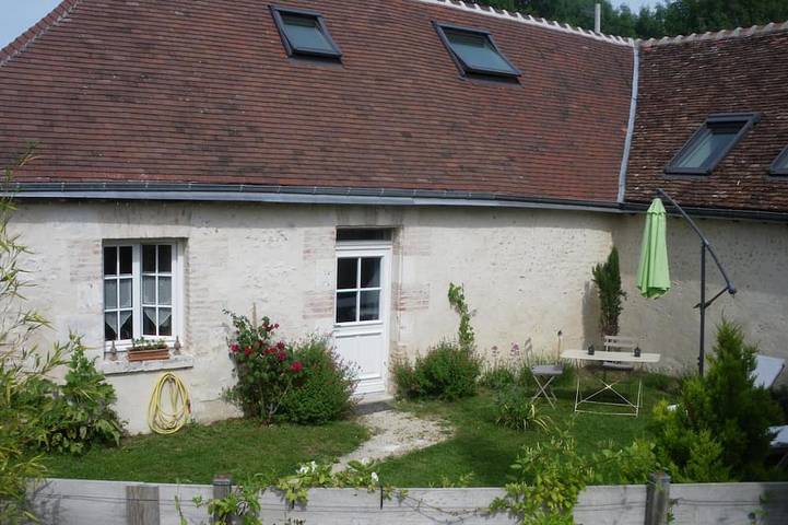 Gîte pour 2 personnes, avec Terrasse et Jardin à Monteaux