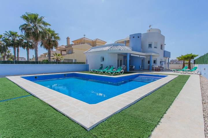 Chalet para 14 personas, con Balcón y Terraza además de Jardín y Piscina en Campo de Cartagena - 2